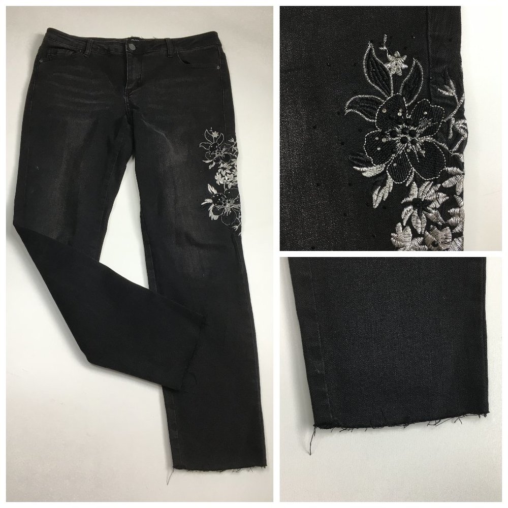 BEBE 5 Pocket Black Wash Silver Floral Embroidery Rhinestone Fray Hem Jeans